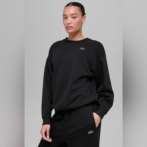 ALO Yoga Women's Black Crew Sweatshirt with Subtle Logo